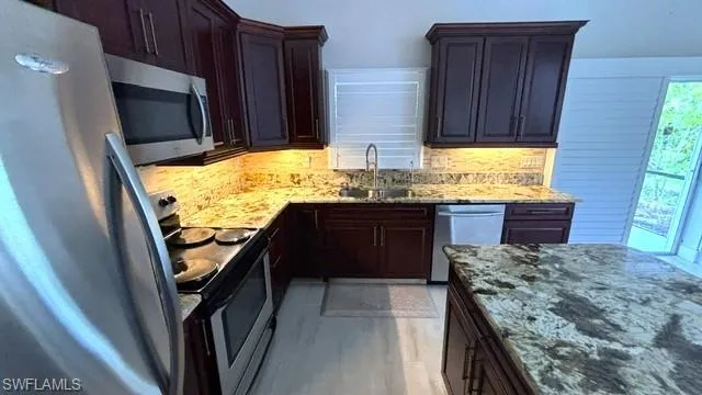 2205 Se 18th Ave, Cape Coral, Florida 33990