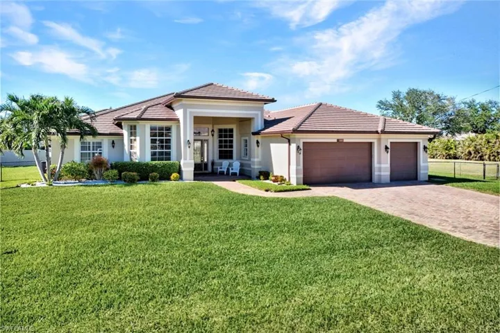 Grand Entranceway, 3 Car Air Conditioned Garage, New $90K Roof, Lg Fenced In Yard