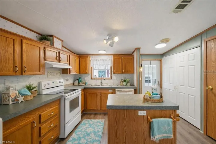 1000 Kings Hwy 104, Punta Gorda, Florida 33980
