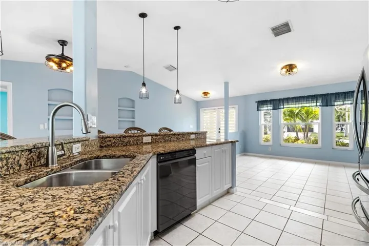 119 SE 21st  TER, Cape Coral, FL 33990