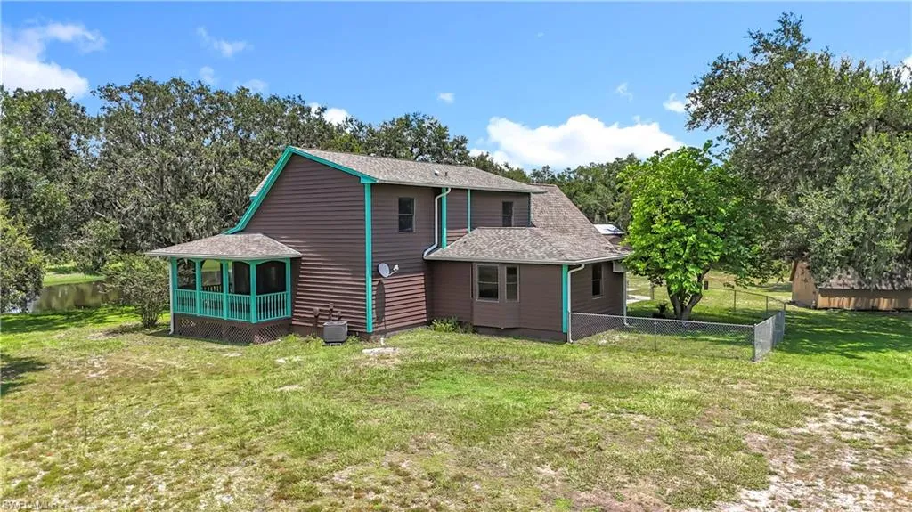 16021 Winburn DR, Sarasota, FL 34240,2025000350
