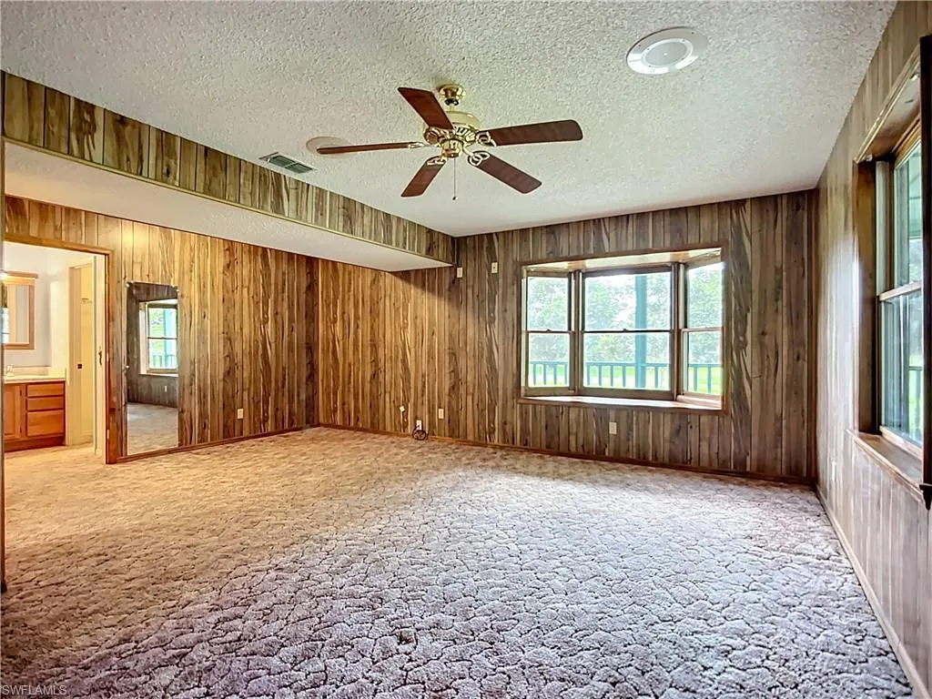 16021 Winburn DR, Sarasota, FL 34240,2025000350