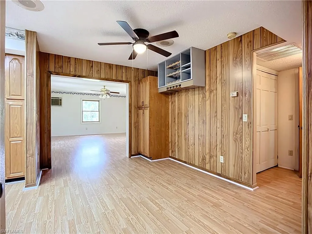 16021 Winburn DR, Sarasota, FL 34240,2025000350