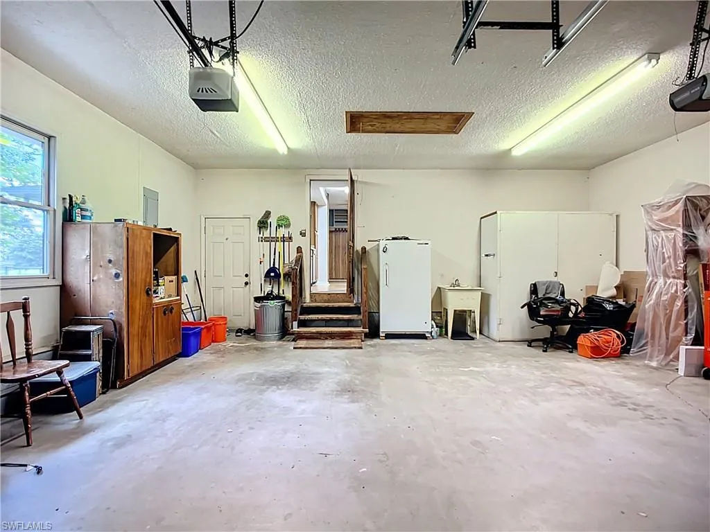 16021 Winburn DR, Sarasota, FL 34240,2025000350