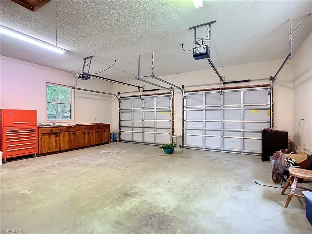 16021 Winburn DR, Sarasota, FL 34240,2025000350