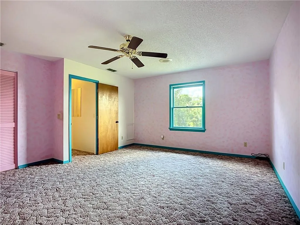 16021 Winburn DR, Sarasota, FL 34240,2025000350