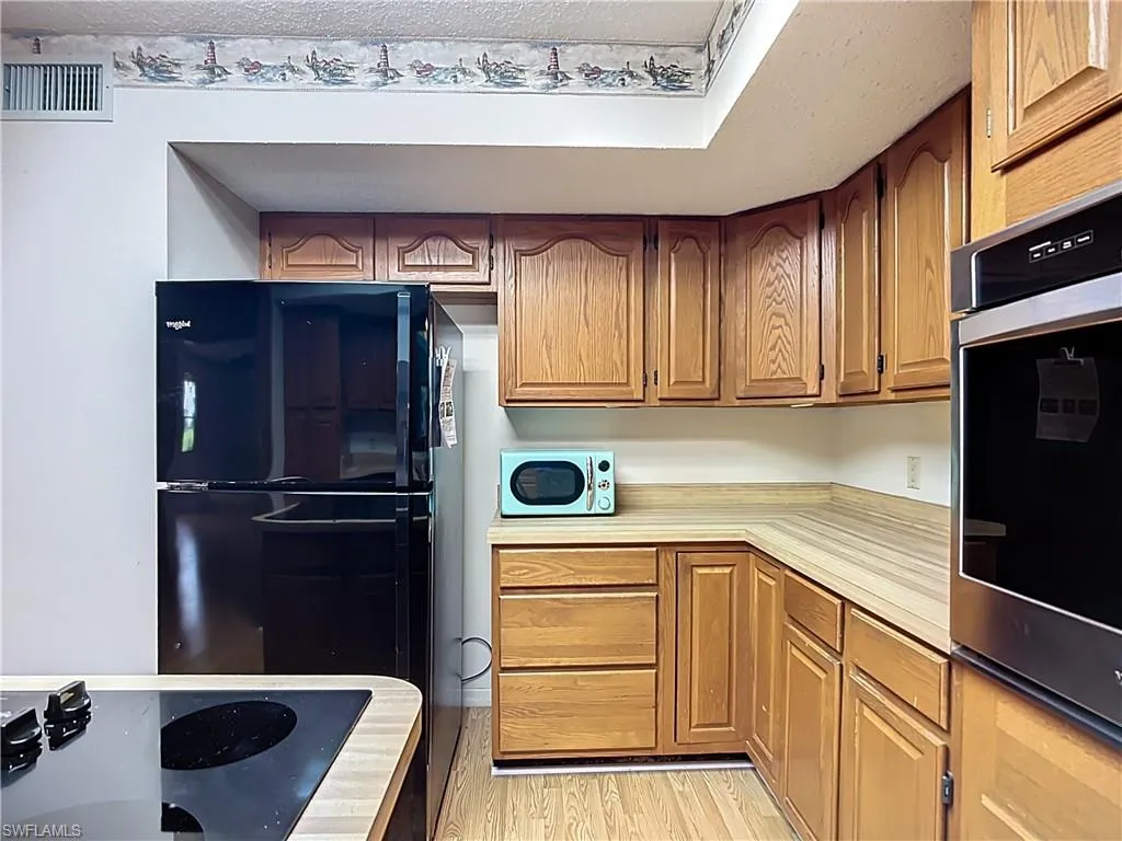 16021 Winburn DR, Sarasota, FL 34240,2025000350