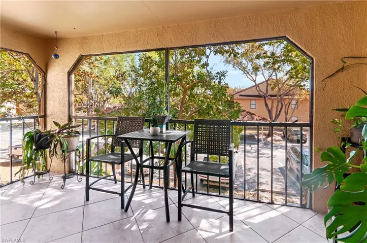 Large Lanai