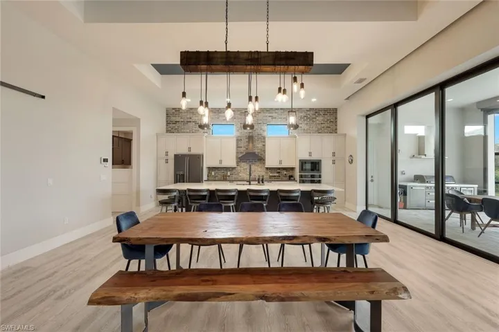 Dining & Kitchen