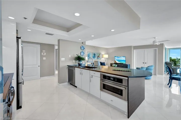 6585 Nicholas Blvd # 404, Naples Fl 34108