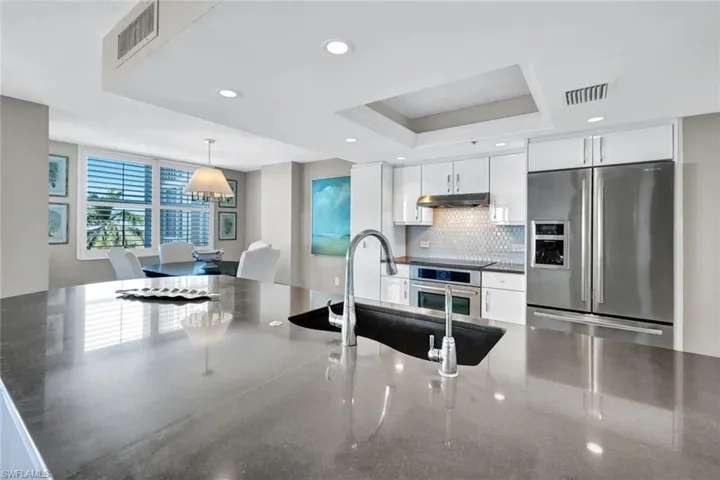 6585 Nicholas Blvd # 404, Naples Fl 34108