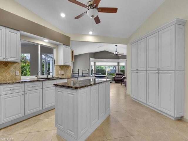 Kitchen w/ Pantry
