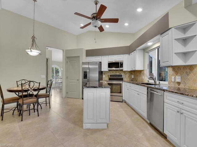 Kitchen & Breakfast Nook