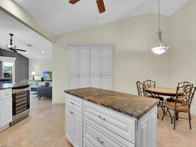 Kitchen & Breakfast Nook