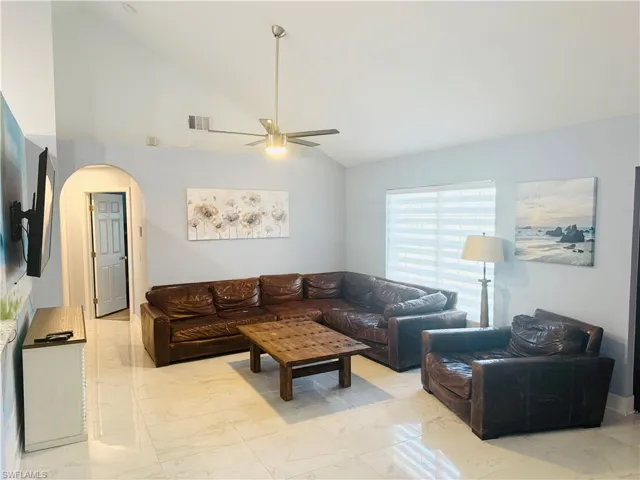 827 Sw 24th St, Cape Coral, Florida 33991