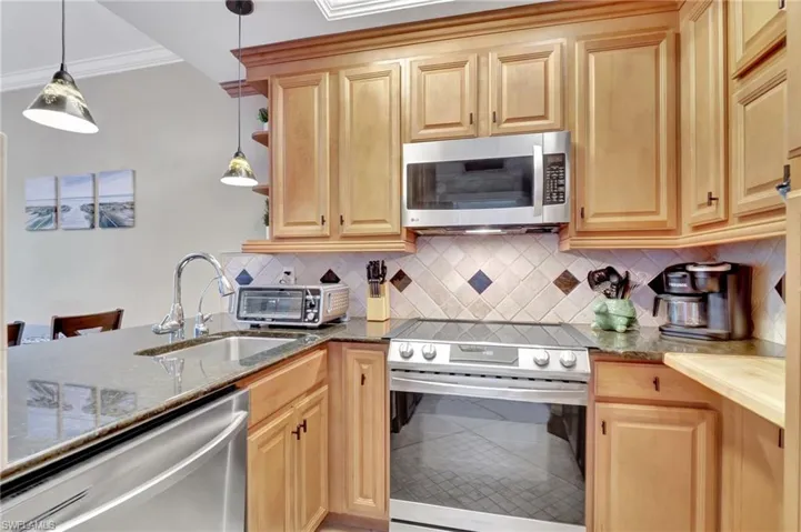 3323  Olympic  DR, Naples, FL 34105