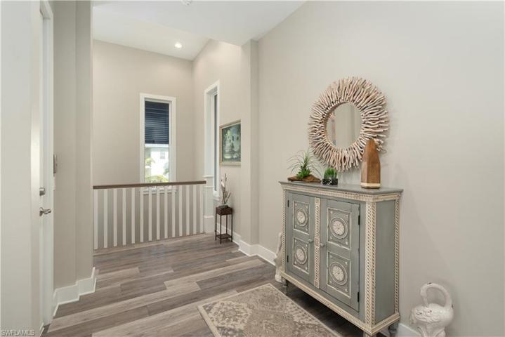 2nd Floor Foyer