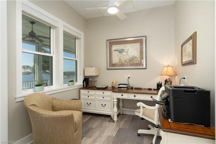 Master Room Den