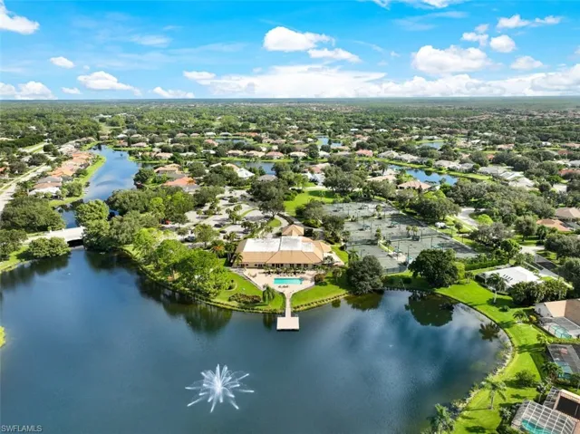 11102  Phoenix  WAY, Naples, FL 34119