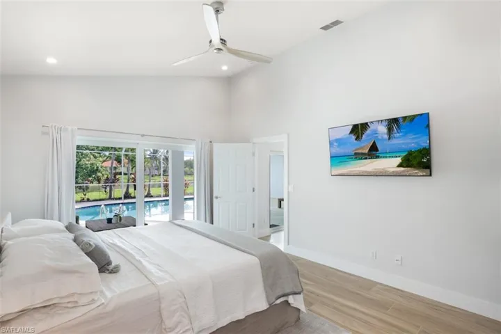 11102  Phoenix  WAY, Naples, FL 34119