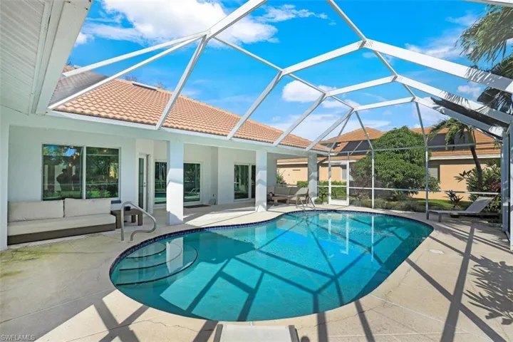 11102  Phoenix  WAY, Naples, FL 34119
