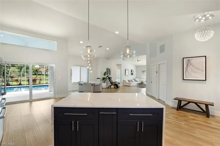 11102  Phoenix  WAY, Naples, FL 34119