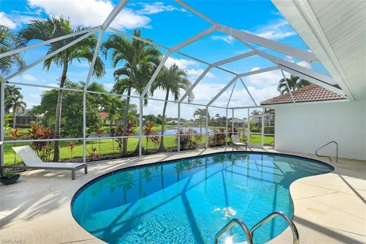 11102  Phoenix  WAY, Naples, FL 34119