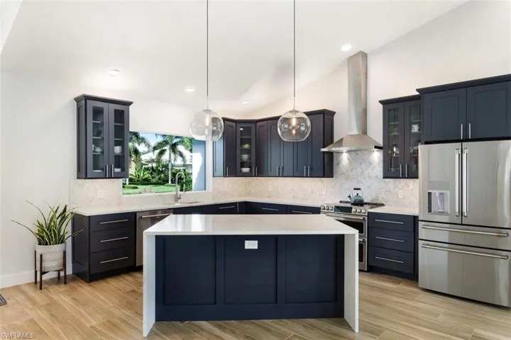 11102  Phoenix  WAY, Naples, FL 34119