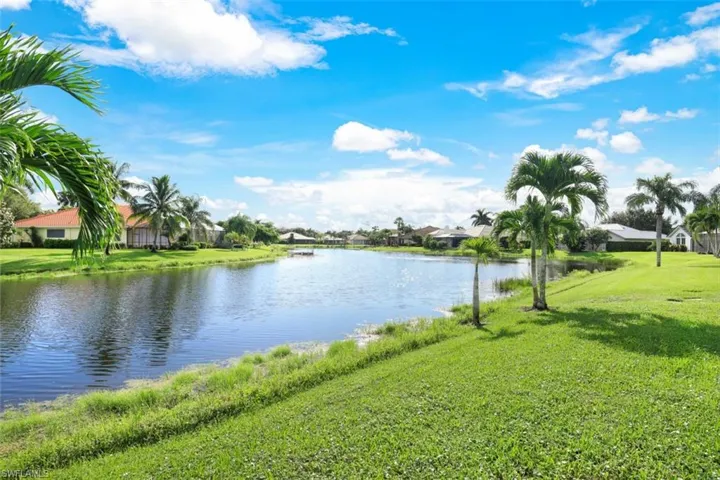 11102  Phoenix  WAY, Naples, FL 34119