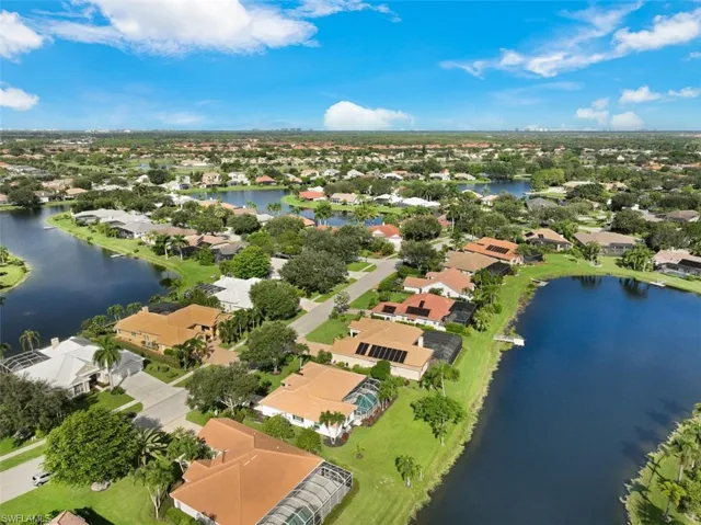 11102  Phoenix  WAY, Naples, FL 34119