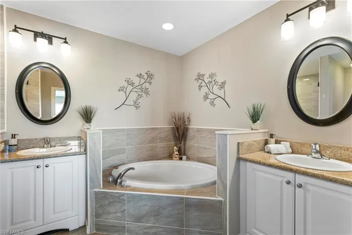 7915  Mahogany Run  LN, Naples, FL 34113
