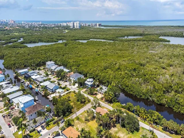 723 Glendale Ave, Naples, Florida 34110