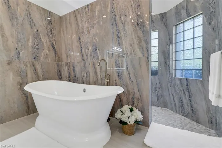 main ensuite
