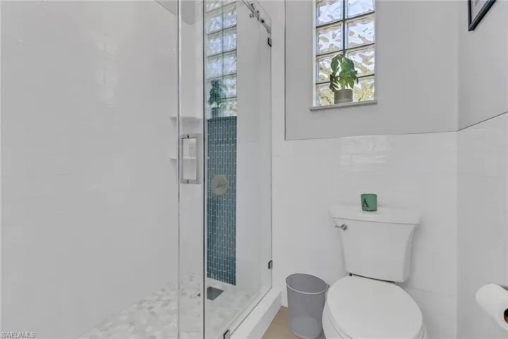 jack and jill bathroom