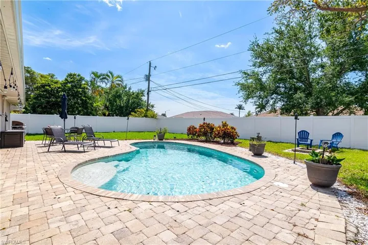 410 SE 18th  TER, Cape Coral, FL 33990