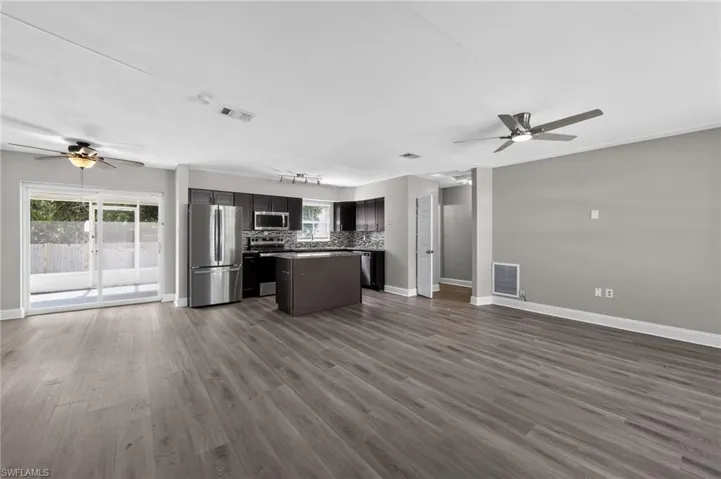 5235 Robin Ln N, St. Petersburg, Florida 33714