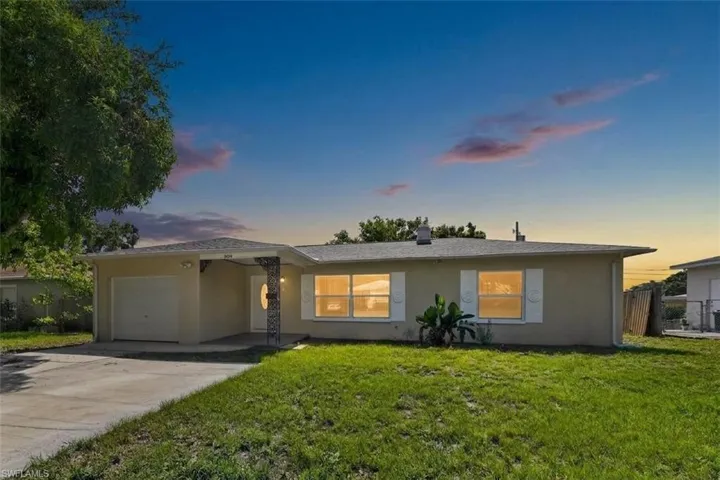 5235 Robin Ln N, St. Petersburg, Florida 33714