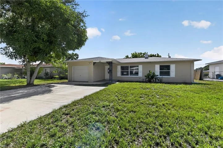 5235 Robin Ln N, St. Petersburg, Florida 33714