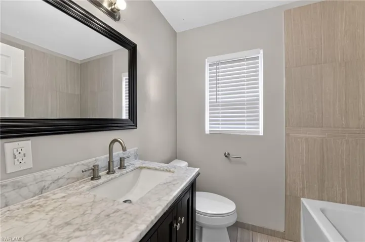 5235 Robin Ln N, St. Petersburg, Florida 33714