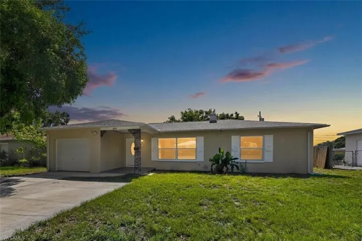 5235 Robin Ln N, St. Petersburg, Florida 33714