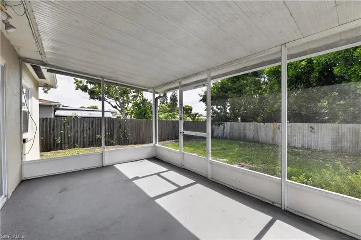 5235 Robin Ln N, St. Petersburg, Florida 33714