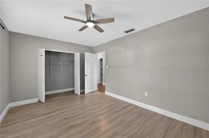 5235 Robin Ln N, St. Petersburg, Florida 33714