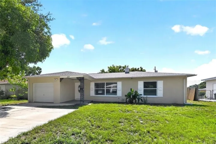 5235 Robin Ln N, St. Petersburg, Florida 33714