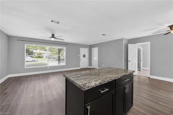 5235 Robin Ln N, St. Petersburg, Florida 33714