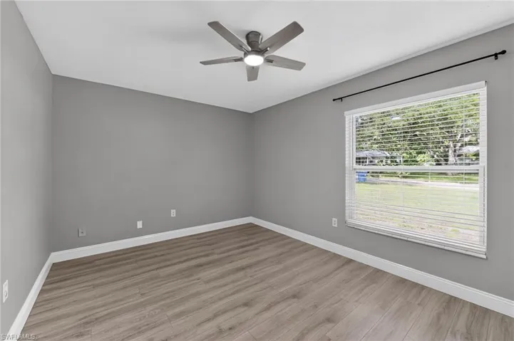5235 Robin Ln N, St. Petersburg, Florida 33714
