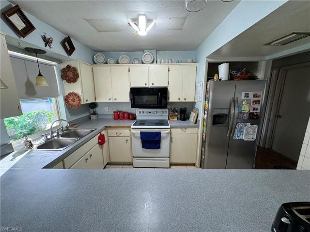 1312 SE 25th  LN, Cape Coral, FL 33904