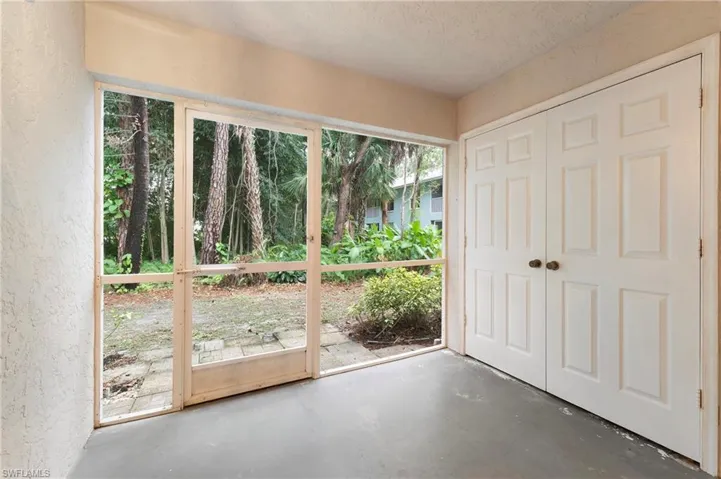 28330 Pine Haven Way Unit 67 Bonita Springs FL 34135. - Lanai