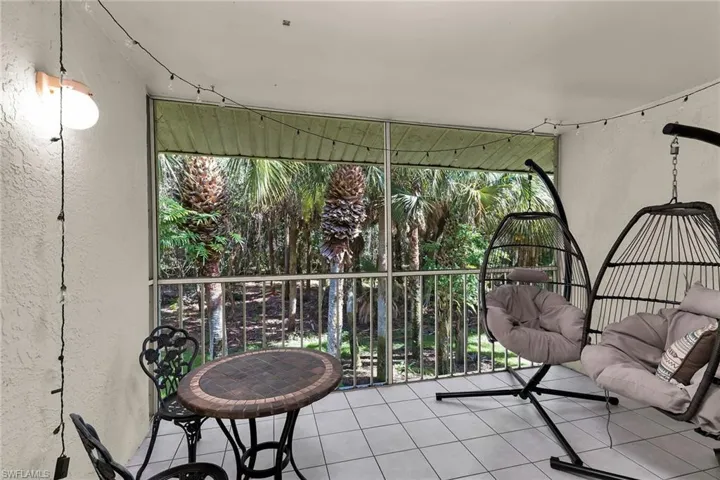 653 Squire Cir 201, Naples, Florida 34104