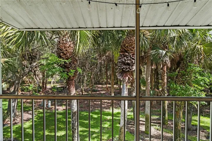 653 Squire Cir 201, Naples, Florida 34104