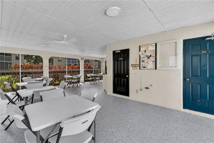 653 Squire Cir 201, Naples, Florida 34104